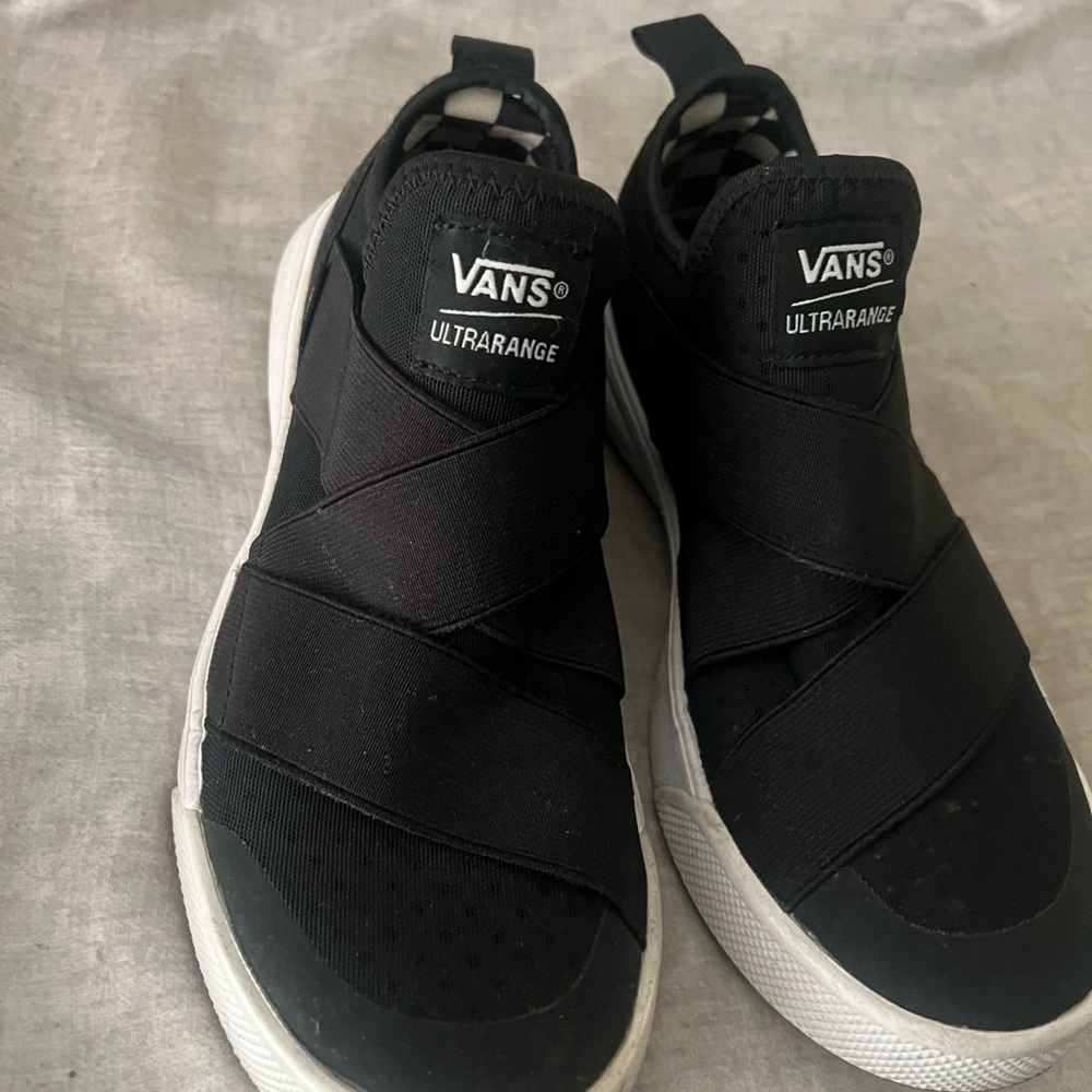 Vans Men's Black Ultrarange Sneakers